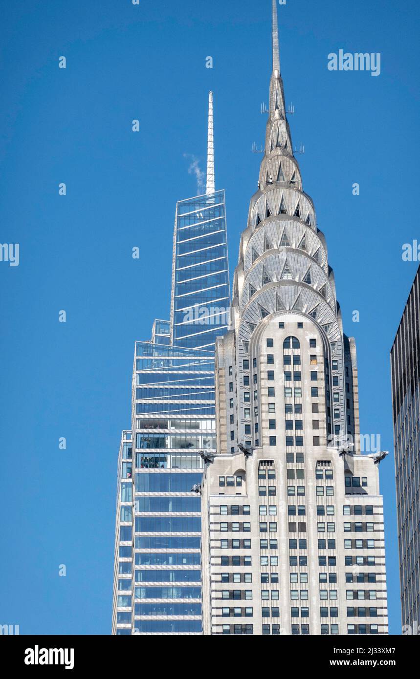 One Vanderbilt und das Chrysler Building präsentieren neue und alte ikonische Wolkenkratzer in New York City, USA 2022 Stockfoto