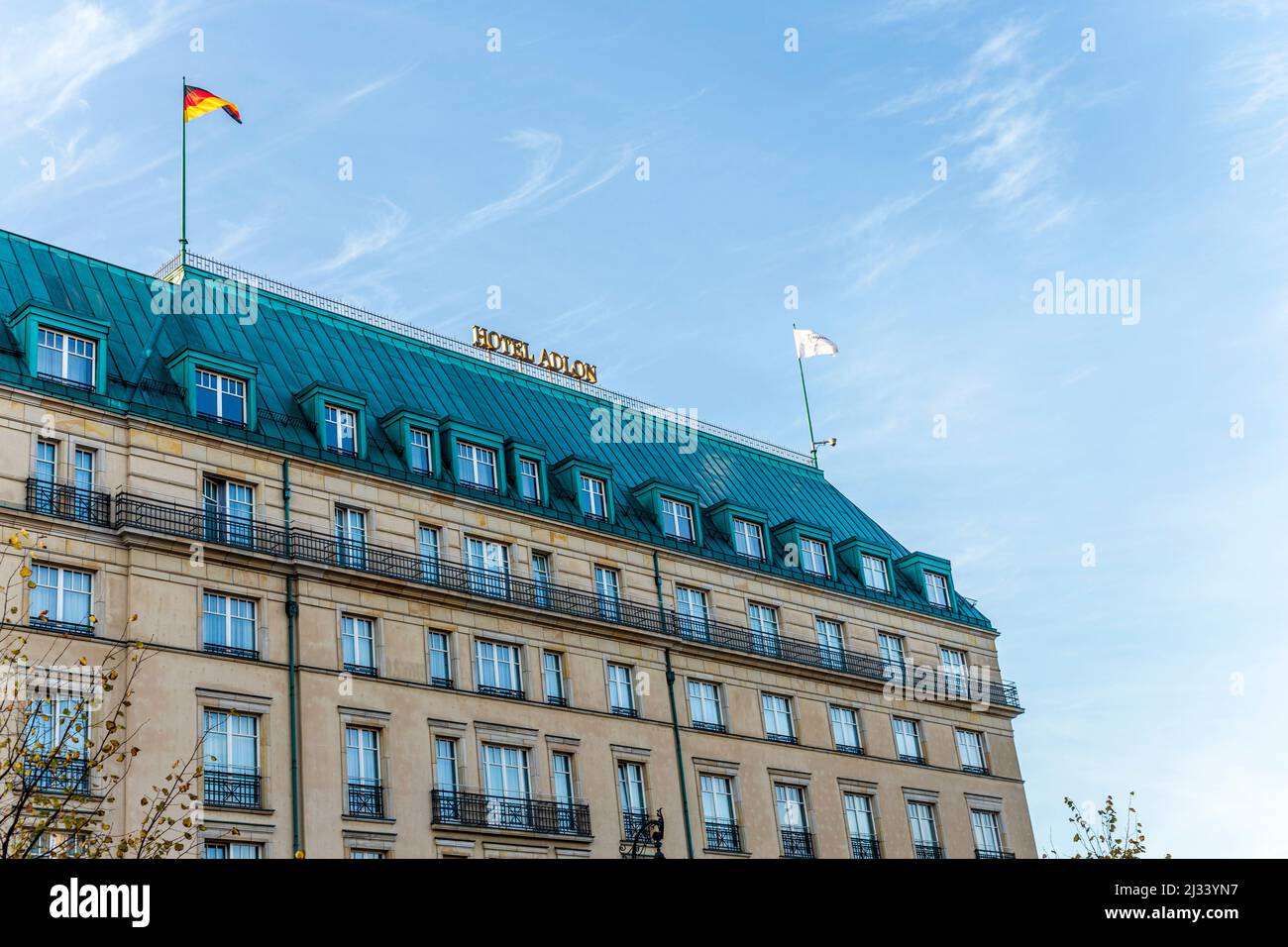 BERLIN, DEUTSCHLAND - 28. Okt 2014: Hotel Adlon in Berlin. Es gehört zur Kempinski-Gruppe und ist das berühmteste Hotel in Berlin. Stockfoto