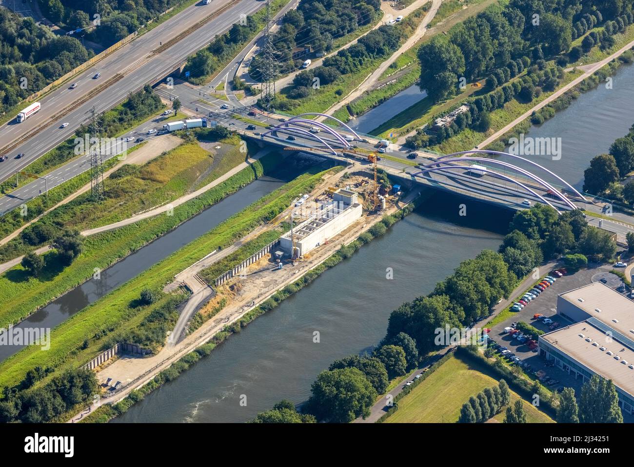 Luftaufnahme, Baustelle zwischen Rhein-Herne-Kanal und Emscher an der Osterfelder Straße Brücke in Vondern, Oberhausen, Ruhrgebiet, Stockfoto
