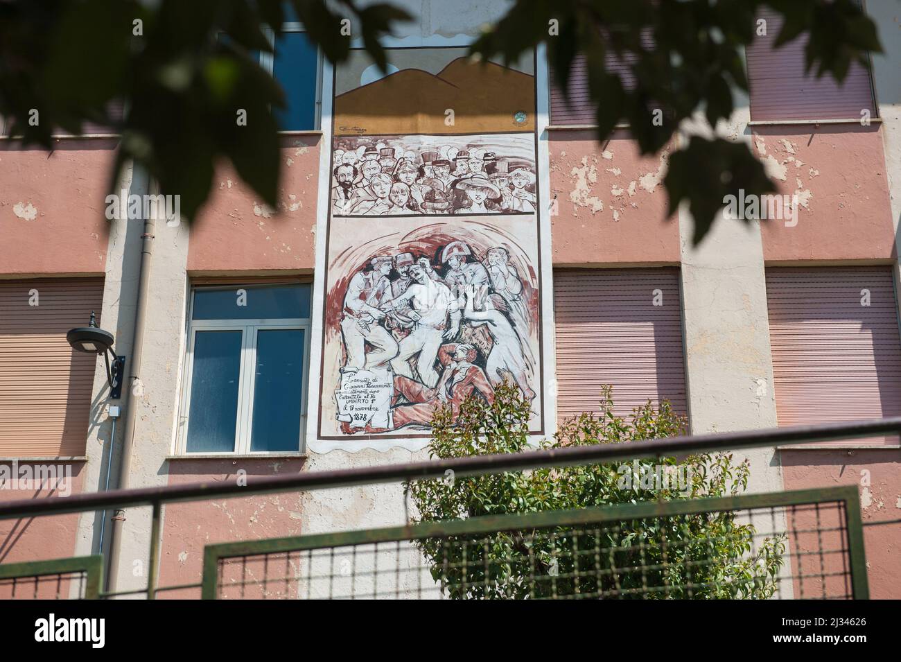 Savoia di Lucania (Potenza), Italien 21/04/2018: Wandgemälde zum Gedenken an den Anarchisten Giovanni Passannante, der 1878 einen Versuch über das Leben von König Umberto I. unternahm. © Andrea Sabbadini Stockfoto