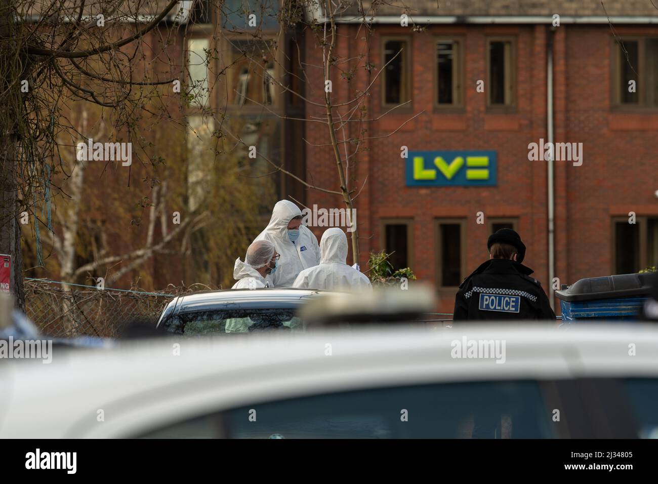 Brentwood, Großbritannien. 05. April 2022. Brentwood Essex 5. April 2022 schwerer Polizeivorfall, Victoria Road Brentwood, wo ein Tatort eingerichtet wurde. Lokale soziale Medien haben gesagt, dass es sich um einen Mord handelt. Kommentar wurde von der Polizei von Essex eingeholt. Die Polizei von Essex hat bestätigt, dass es sich um einen Mord handelt. Jevegenijs Lapkovskis wurde wegen Mordes an Lee Murrell angeklagt Kredit: Ian Davidson/Alamy Live News Stockfoto