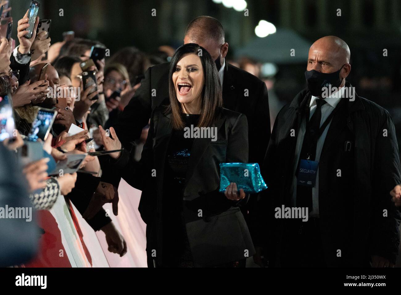 Rom, Italien, 05. April 2022 - Laura Pausini nimmt an der Premiere des Films 'Laura Pausini - Piacere di Conoscerti' in Rom Teil. Credits: Luigi de Pompeis/Alamy Live News Stockfoto