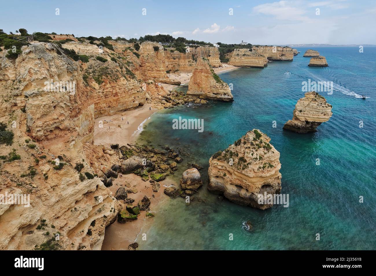 Felseninsel und Klippen - Praia da Marinha Beach. Lagoa-Portugal-192 Stockfoto