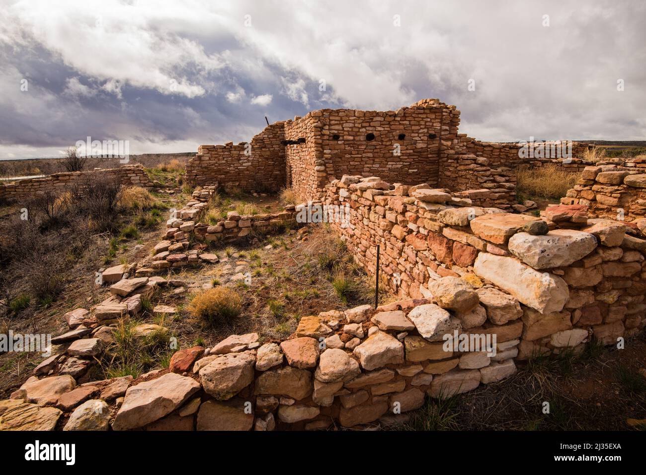 Uraltes Pueblo-Wohnhaus am Rande des Cedars State Park. Utah, USA. Stockfoto