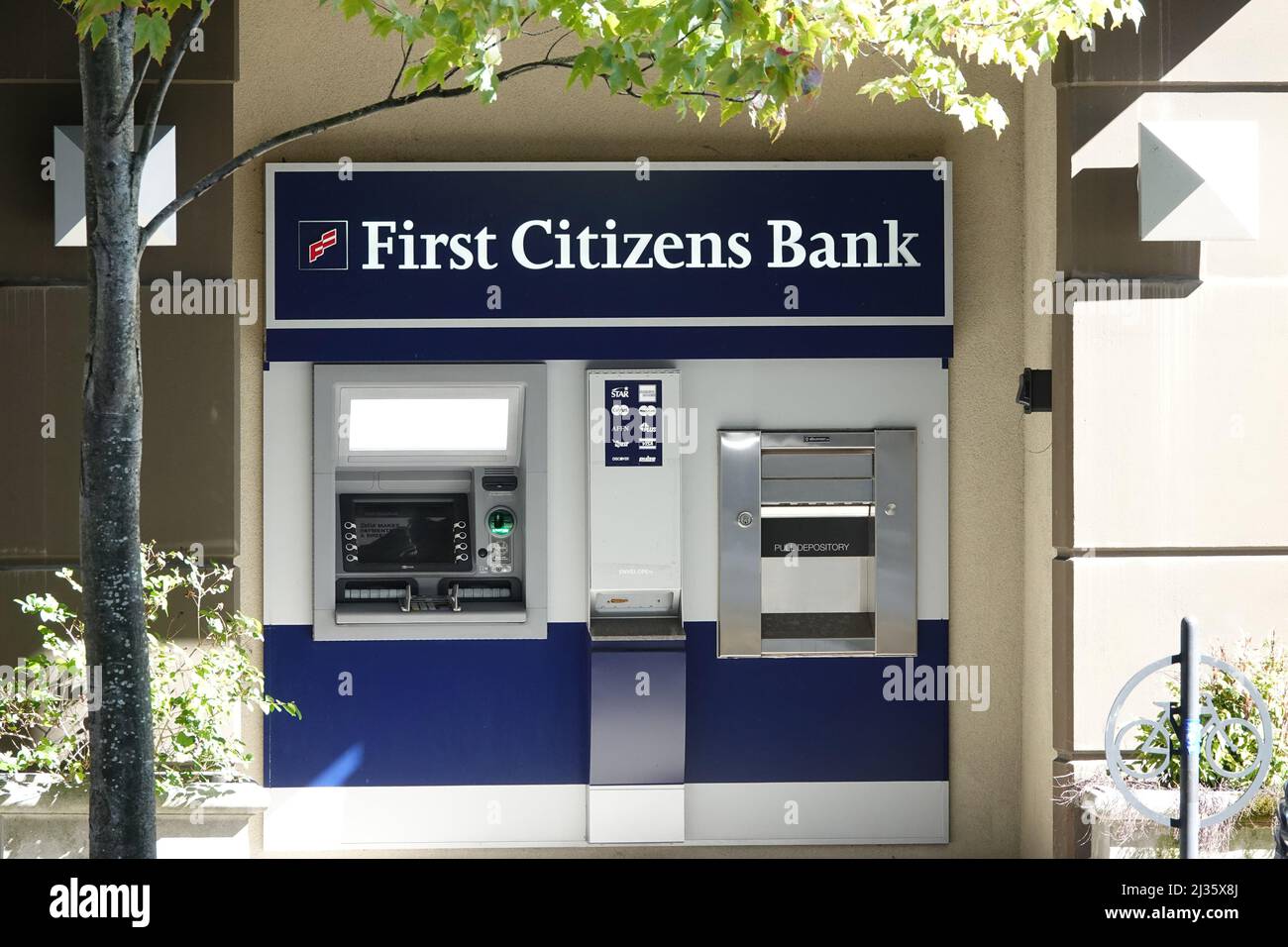 Erster Bankomat der Citizens Bank in Bellevue, WA, USA; September 2021 Stockfoto