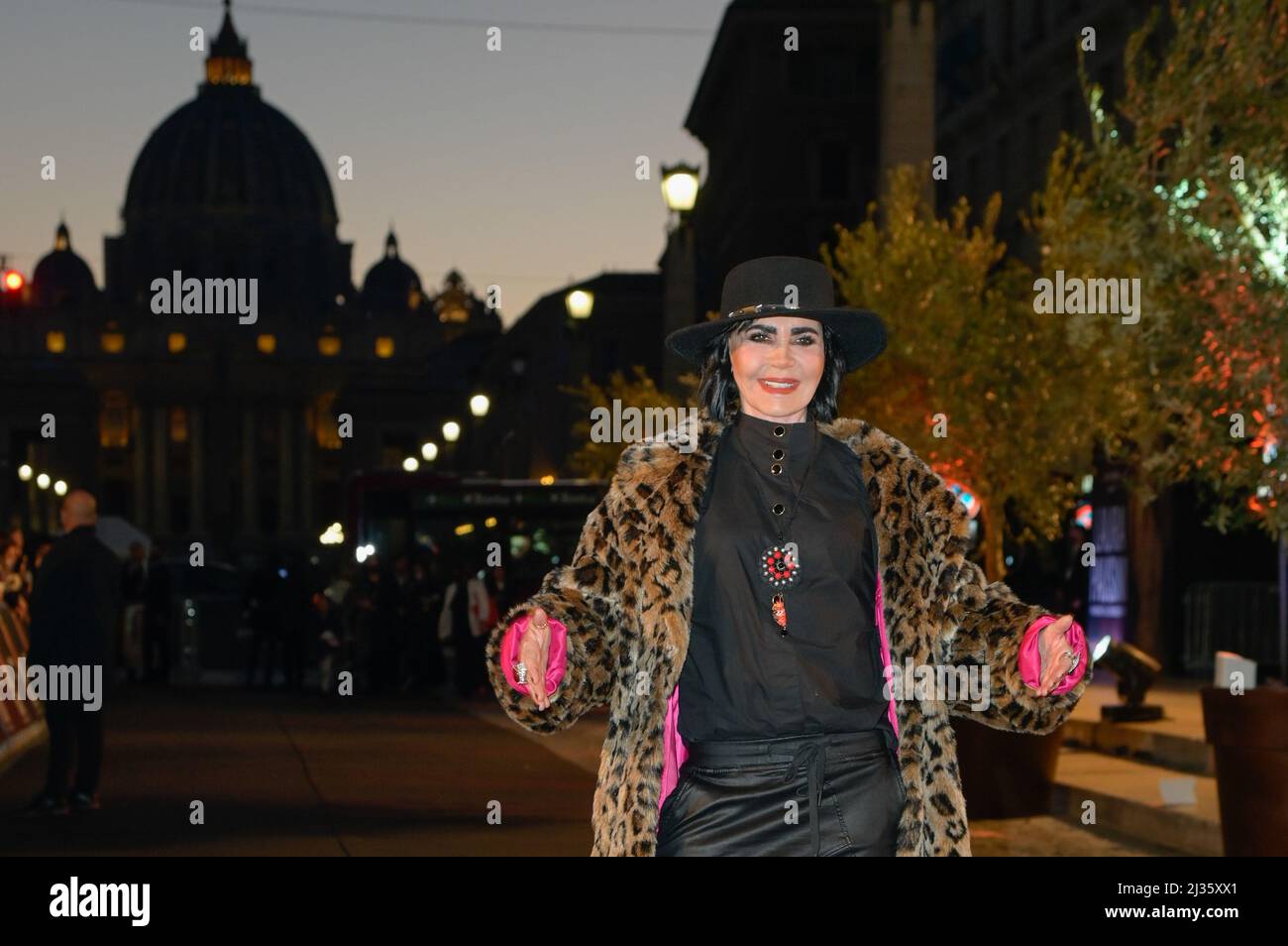 Rom, Italien. 05. April 2022. Fiordaliso besucht den schwarzen Teppich von Laura Pausini Piacere di conoscerti Amazon Prime Film im Auditorium della Conciliazione. (Foto: Mario Cartelli/SOPA Images/Sipa USA) Quelle: SIPA USA/Alamy Live News Stockfoto