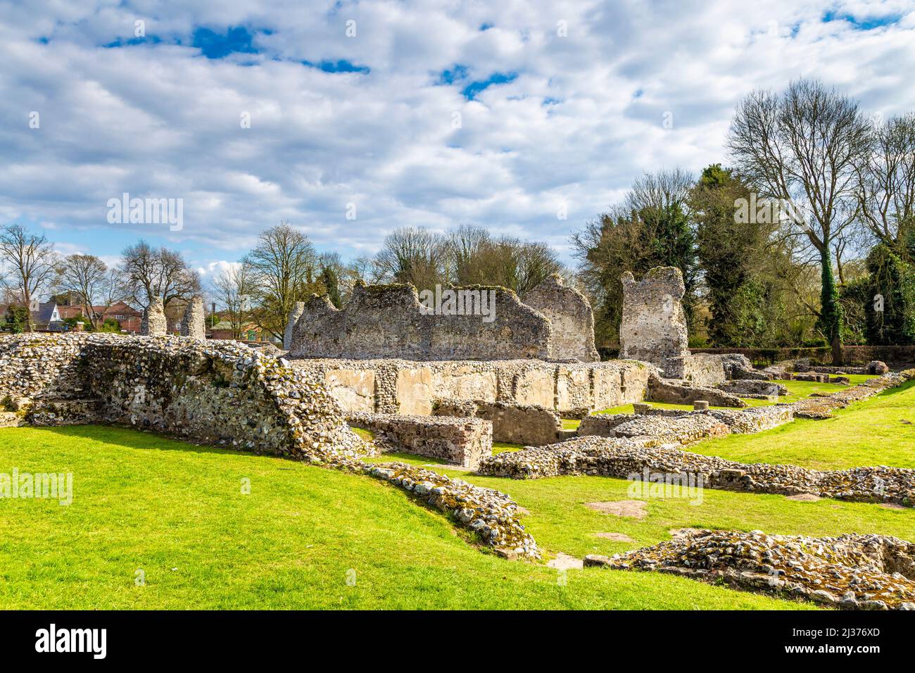 Ruinen des Klosters Thetford Priory aus dem 12.. Jahrhundert in Thetford, Norfolk, Großbritannien Stockfoto