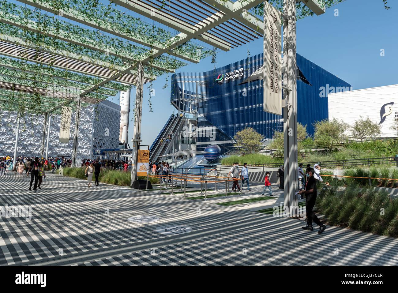 Dubai Vereinigte Arabische Emirate März 22 2022 Dubai International Expo 2020 Besucher am Tag Stockfoto