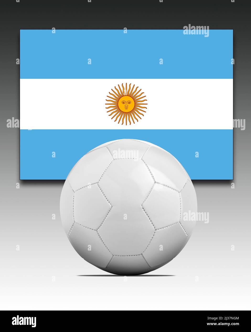 Leerer Fußball mit Nationalmannschaftsflagge Argentiniens. Stockfoto