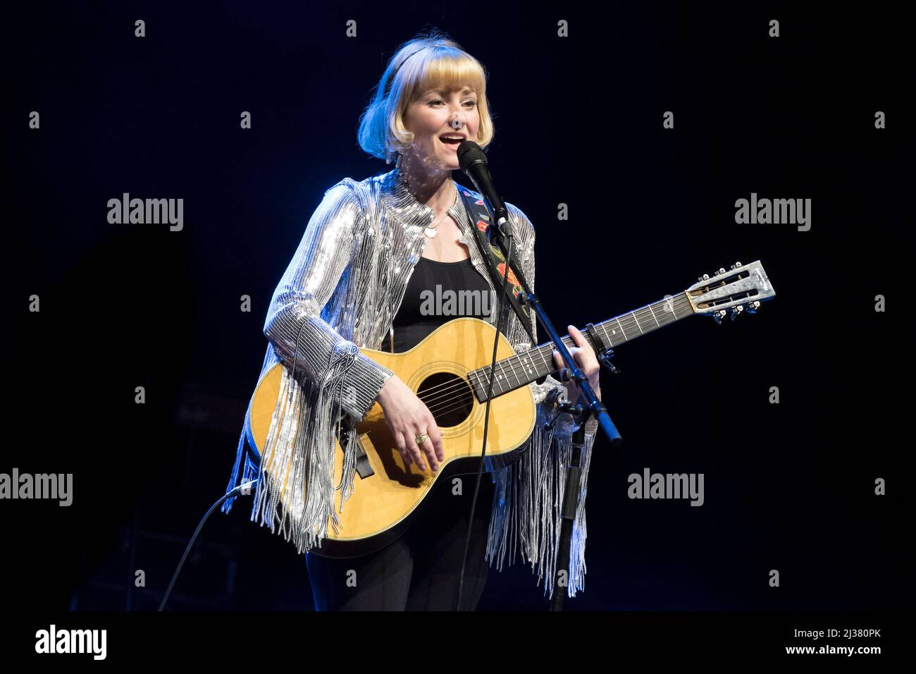 4. April 2022, Toronto, Ontario, Kanada: Jenn Grant, ein kanadischer Folk-Pop-Singer-Songwriter aus Halifax, Nova Scotia, spielte eine ausverkaufte Show in der Massey Hall in Toronto. Im Bild: JENN GRANT (Bild: © Angel Marchini/ZUMA Press Wire) Stockfoto