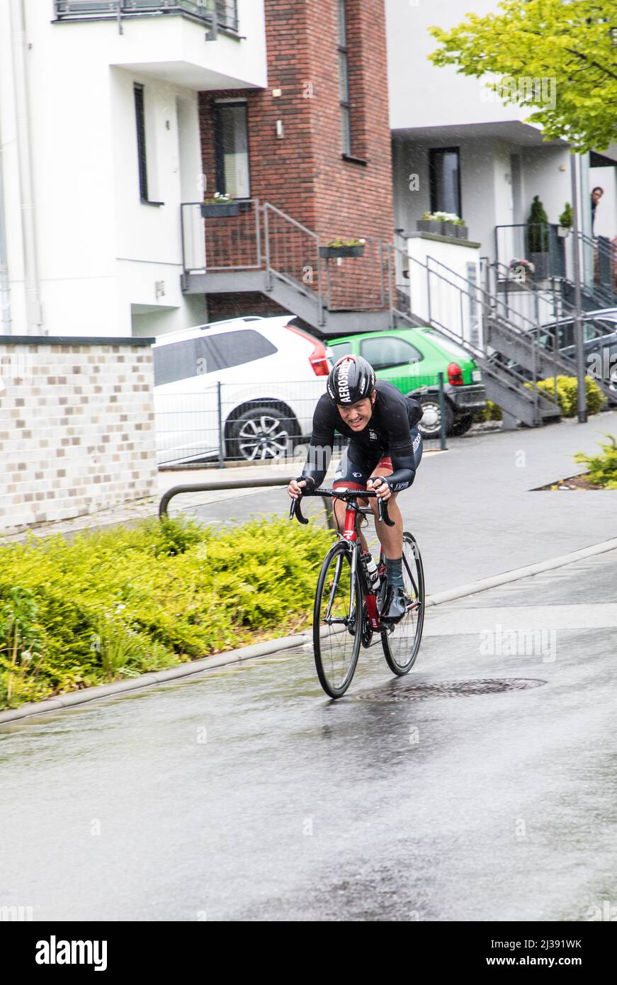 BAD SODEN, DEUTSCHLAND -1. MAI 2017: Radler beim Rennen Eschborn–Frankfurt – rund um den Finanzplatz. Es ist ein jährliches halbklassisches Radrennen in Deutschland, Stockfoto