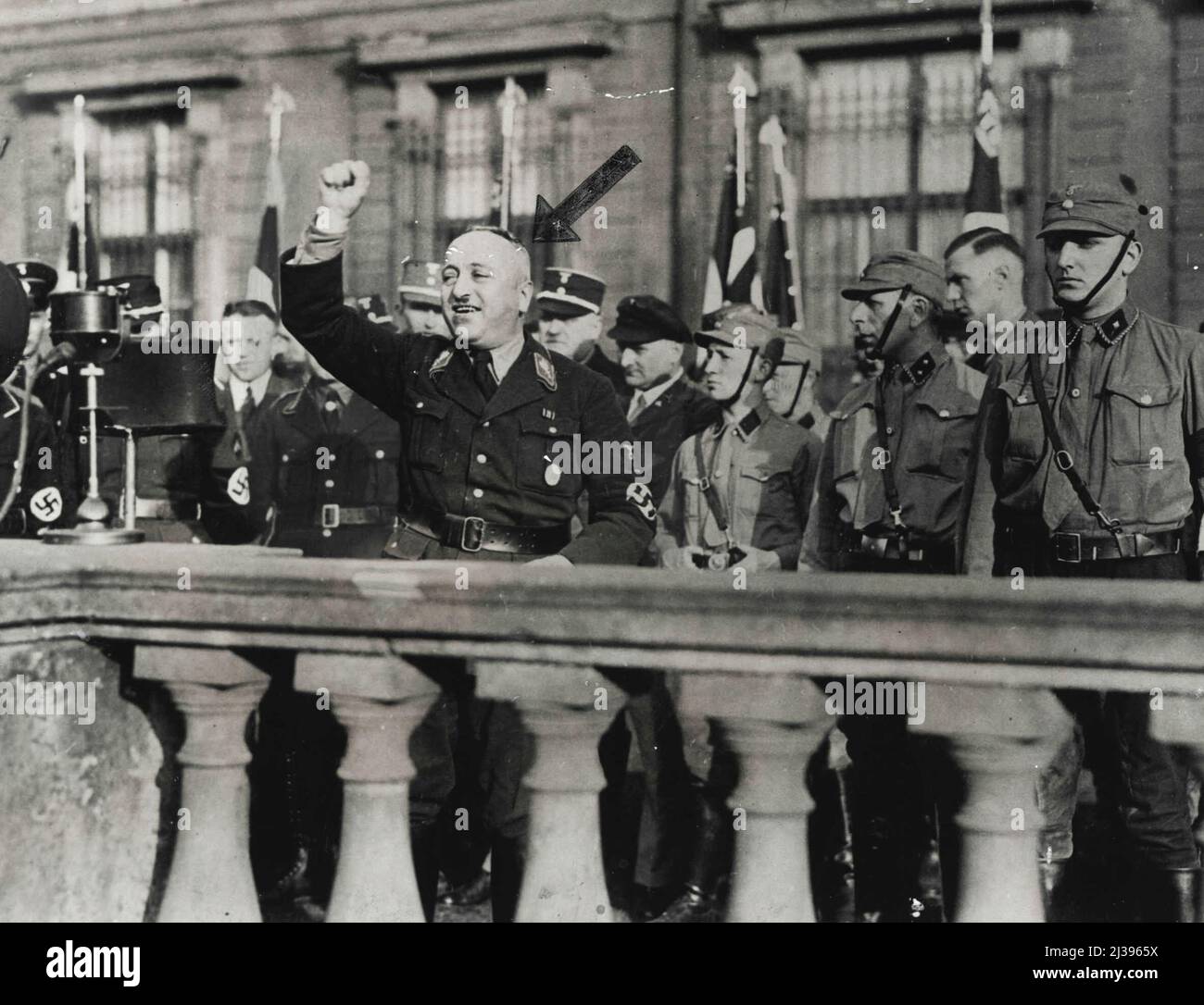 ***** Dr. Ley, das neue ***** Arbeiterorganisationen, die im Namen Hitlers während des Arbeitertreffens in ***** sprachen Berlin. 19. Juni 1933. (Foto von London News Agency Photos Ltd). Stockfoto