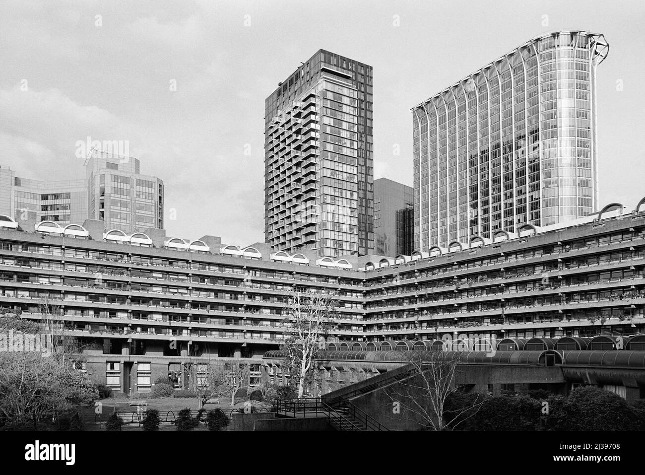 Apartments auf dem Barbican Estate in der City of London, Südostengland Stockfoto