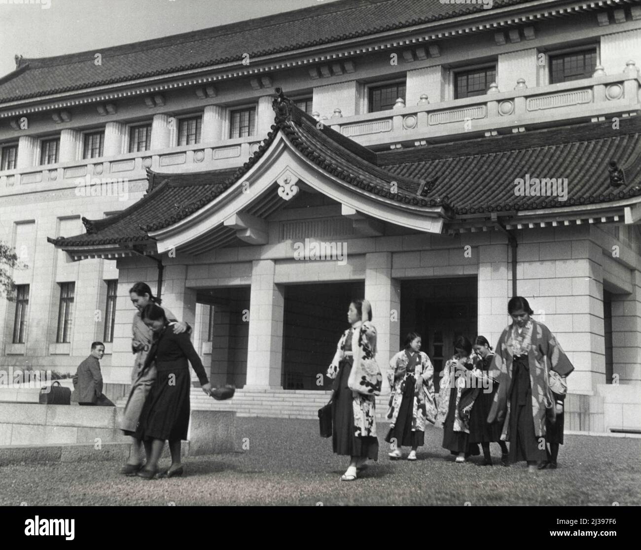 Neues Kaiserliches Haushaltsmuseum: Ein Denkmal der Kunst ***** Für die Kosten von sieben Millionen Yen wurde sie von ***** bezahlt In Höhe von dreieinhalb Millionen Yen ***** Der staatlichen Subventionen. 28. November 1938. (Foto von Japan Photo Library). Stockfoto