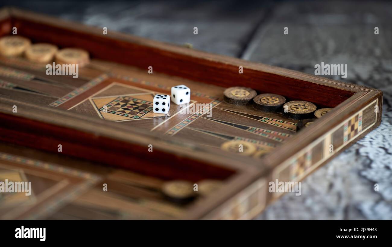Nahaufnahme eines Backgammon-Spielbrett. Stockfoto
