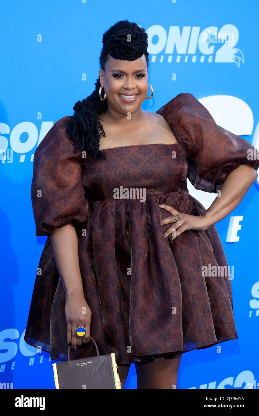 LOS ANGELES - APR 5: Natasha Rothwell beim Sonic The Hedgehog 2 LA Premiere im Village Theatre am 5. April 2022 in Westwood, CA Stockfoto