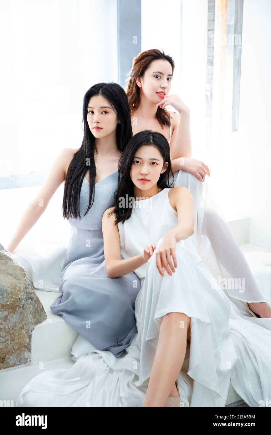 Gruppenfoto der edlen und modischen chinesischen weiblichen Modelle - Stock Foto Stockfoto