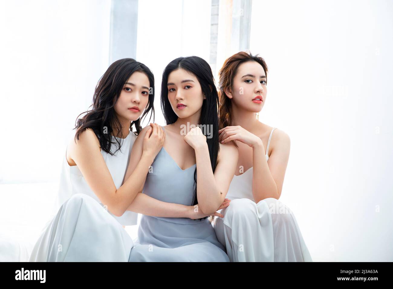 Gruppenfoto der edlen und modischen chinesischen weiblichen Modelle - Stock Foto Stockfoto