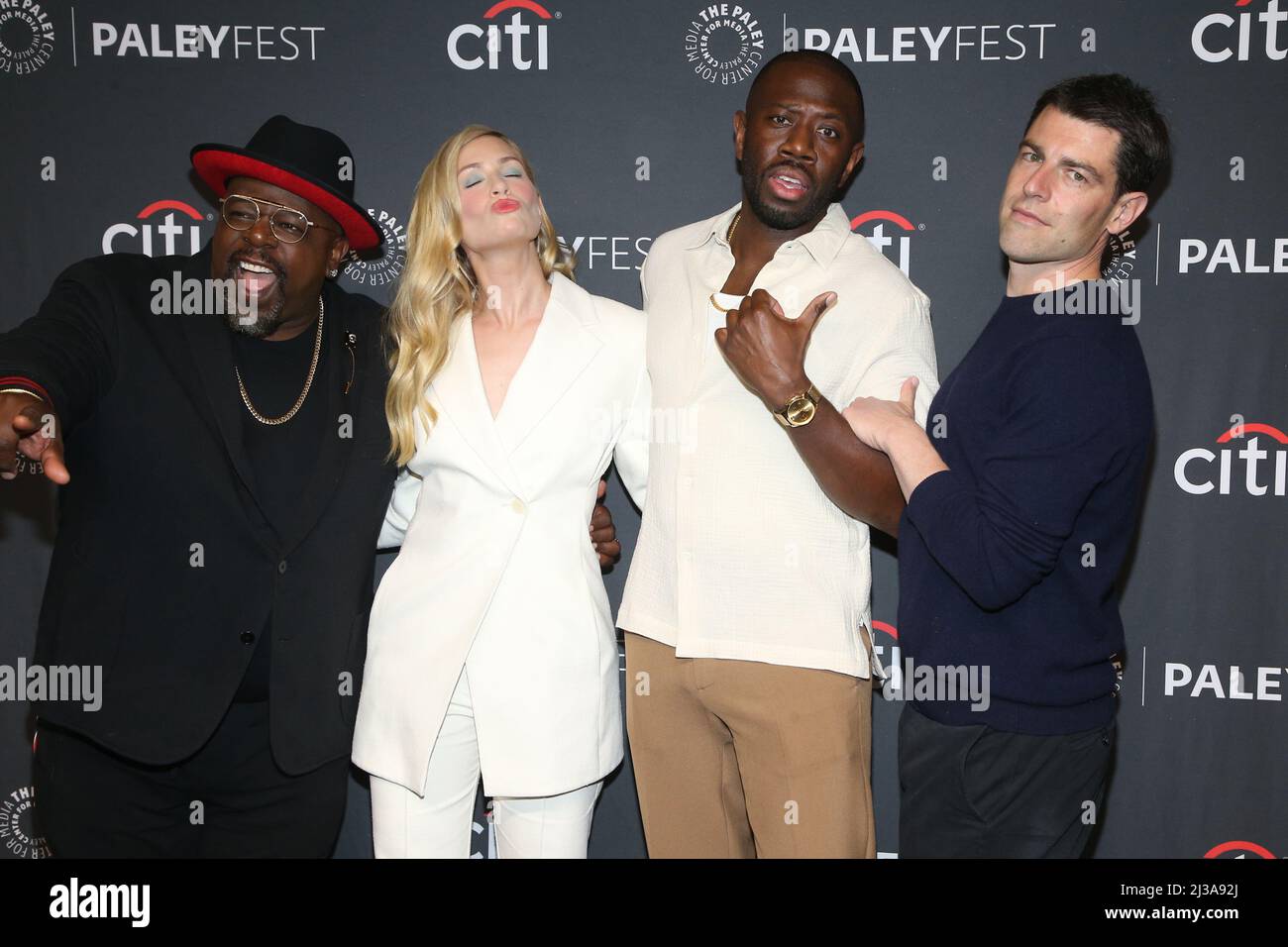 Hollywood, Ca. 6. April 2022. Cedric the Entertainer, Beth Behrs(02)