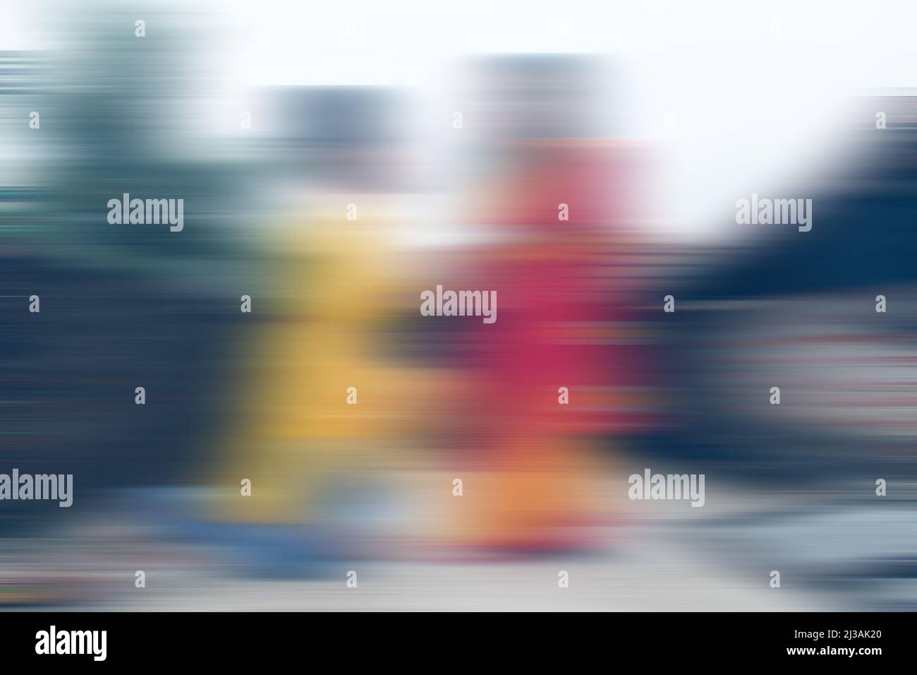 Dieses Bild zeigt indische oder asiatische Menschen, die eine Hochzeitszeremonie feiern. Verschwommenes oder unscharf fokusstes Bild. Stockfoto