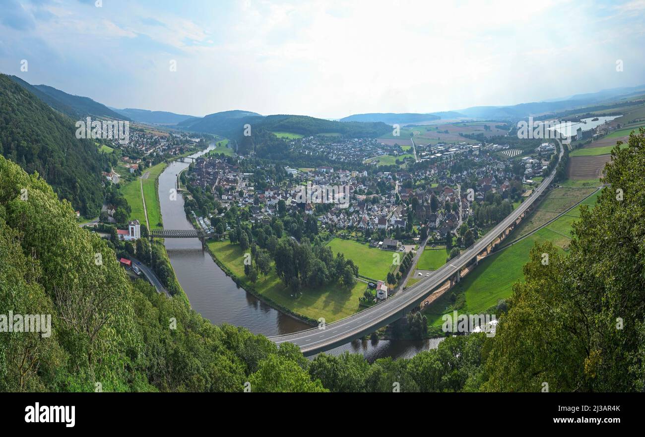 Blick vom Eckberg, Münchhausenstadt Bodenwerder, Niedersachsen, Deutschland Stockfoto