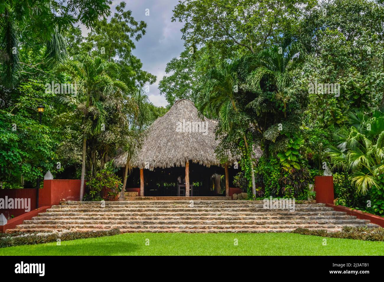 Gartencafé, Pavillon, Hotelkomplex, Hacienda Sotuta de Peon, Yucatan, Mexiko Stockfoto