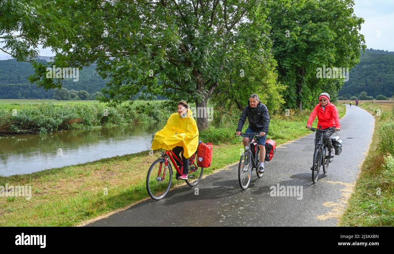 Radfahrer, Werra Radweg, Werra, Flusslauf bei Witzenhausen, Hessen, Deutschland Stockfoto