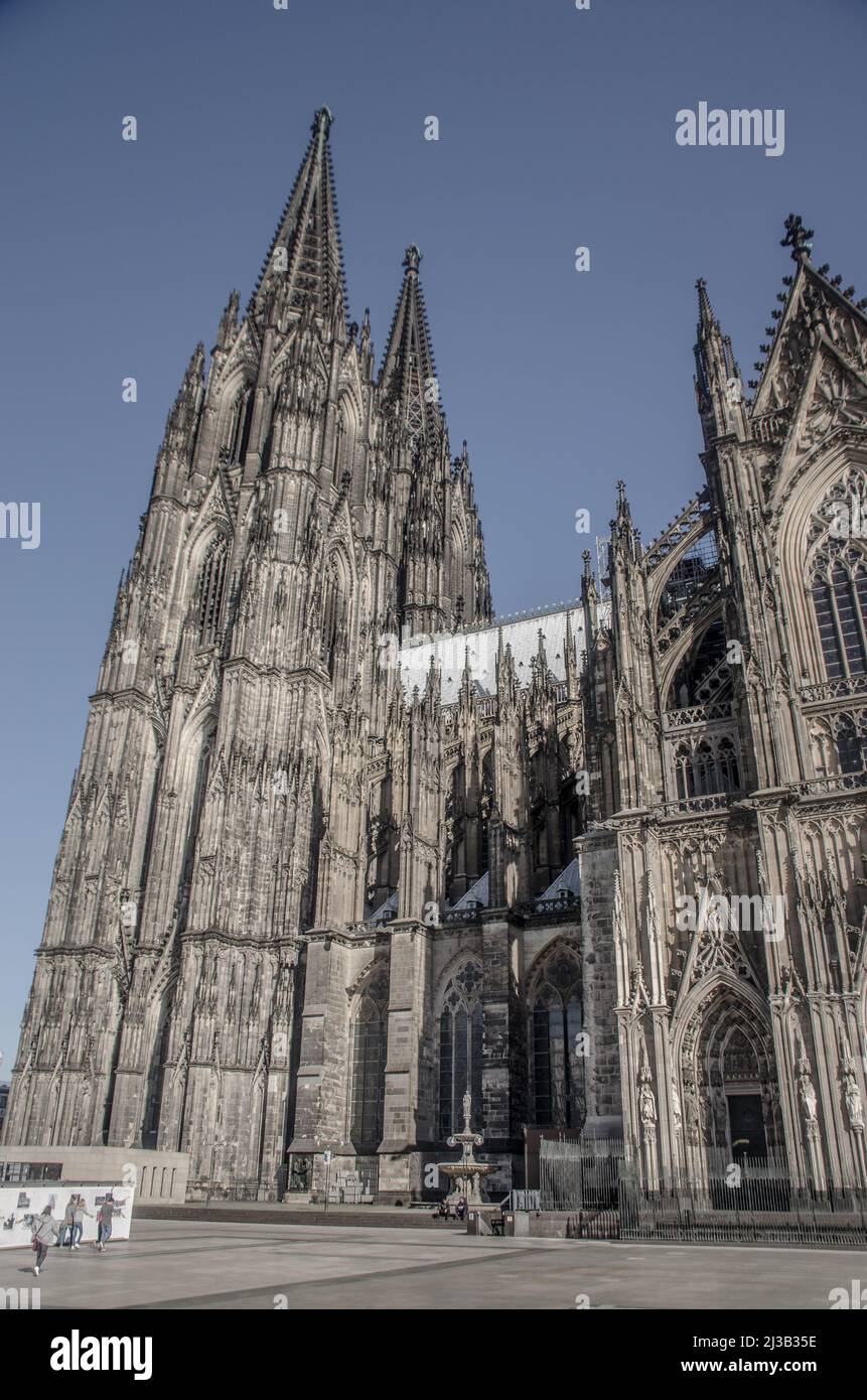 Köln-der Kölner Dom ist eine Kathedrale der Superlative, Wahrzeichen und Mittelpunkt der Rheinmetropole. Stockfoto