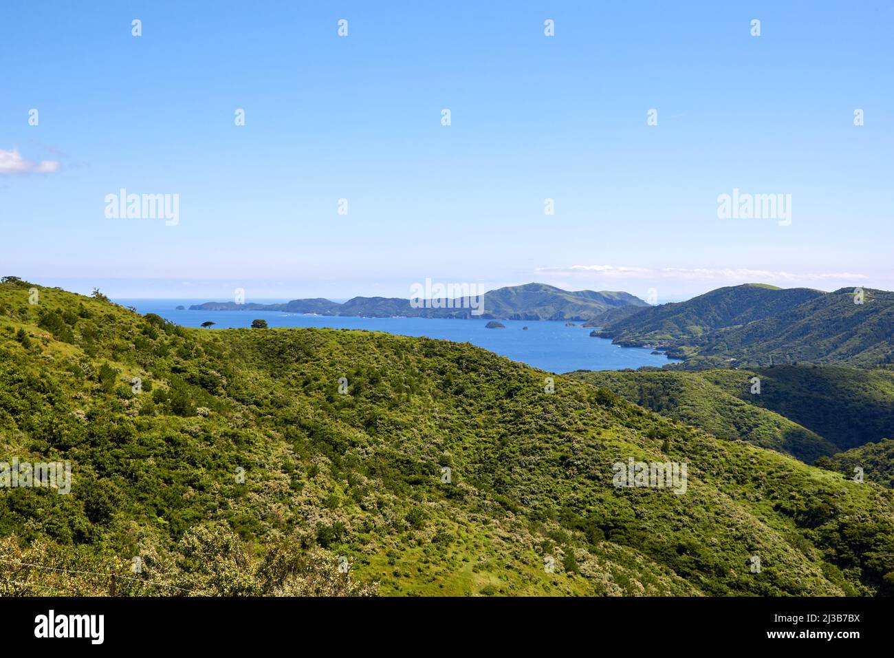 Blick über Nishinoshima von der Kuniga-Küste; Präfektur Shimane, Japan Stockfoto