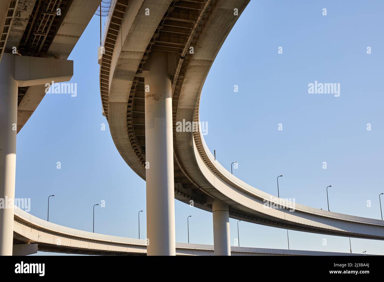 Blick unter der Rainbow Bridge; Ariake, Tokio, Japan Stockfoto