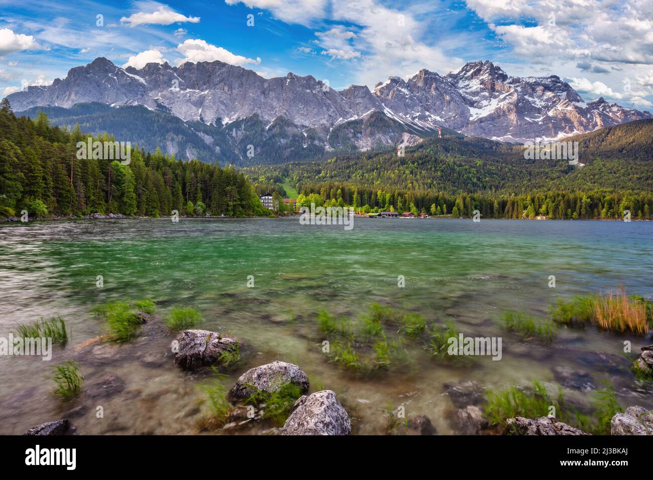 Garmisch Partenkirchen Deutschland, Zugspitze und Alpen-Gebirge mit Eibsee Stockfoto