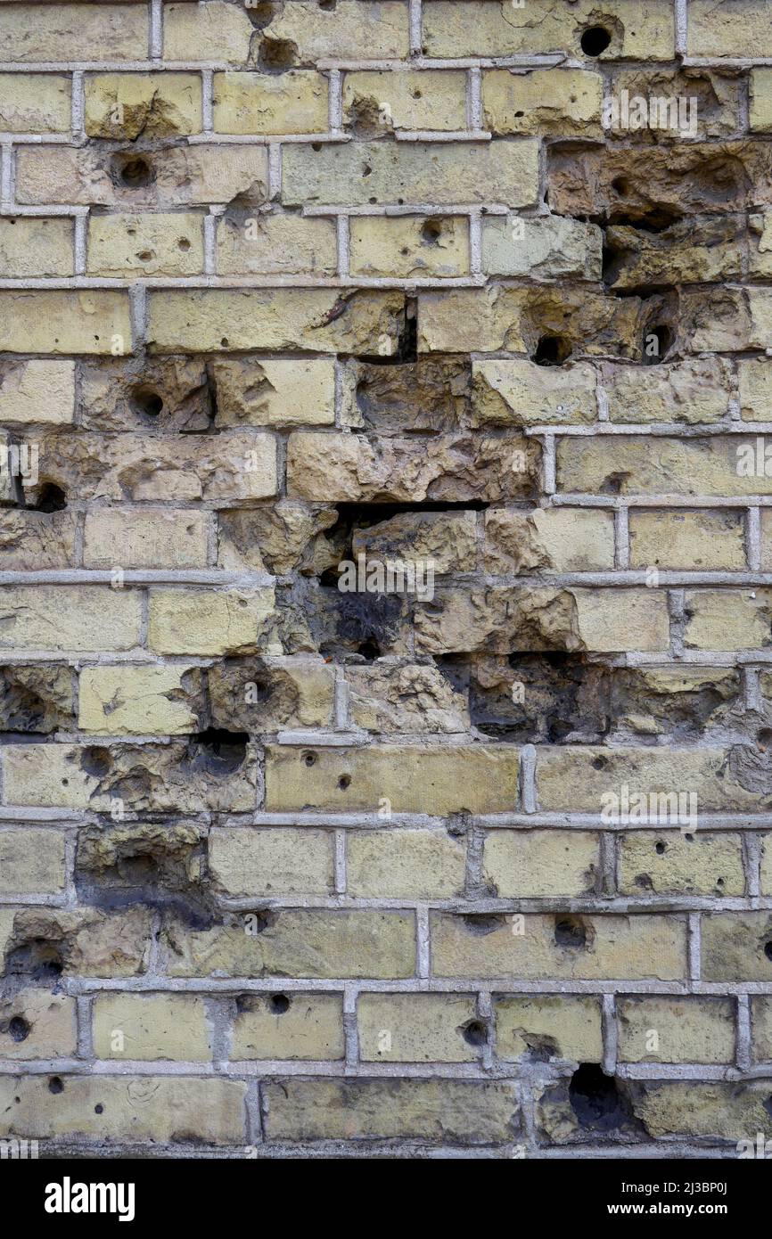 Geschosse und Granaten des Zweiten Weltkriegs, Saint-Eloi Kirche, Nord, Hauts-de-France, Frankreich Stockfoto