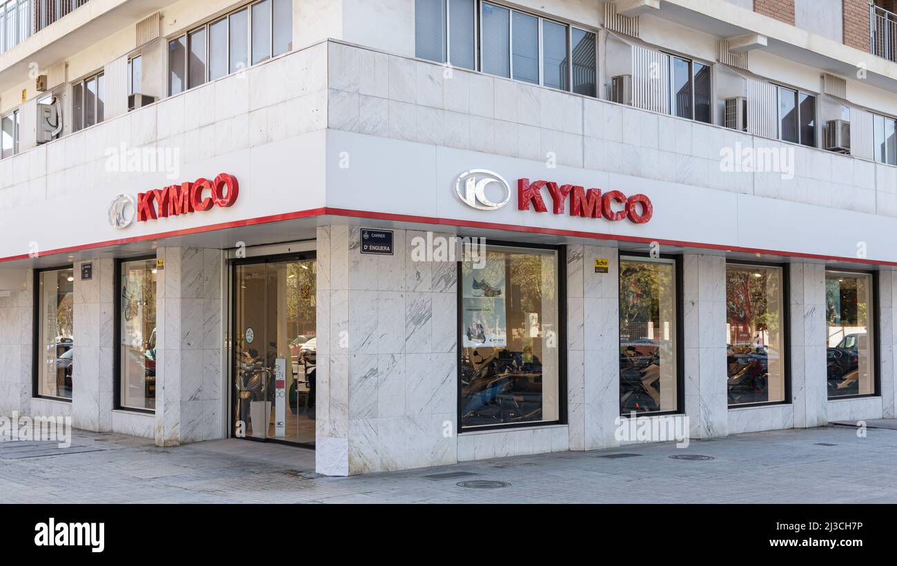 VALENCIA, SPANIEN - 07. APRIL 2022: Kymco ist ein taiwanesischer Motorradhersteller Stockfoto