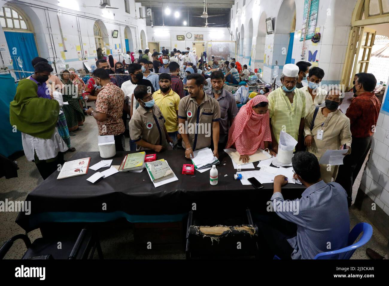 Dhaka, Bangladesch - 06. März 2022: Ärzte und Krankenschwestern von Dhaka Medical bieten den Patienten mehrmals mehr medizinische Dienste an Stockfoto