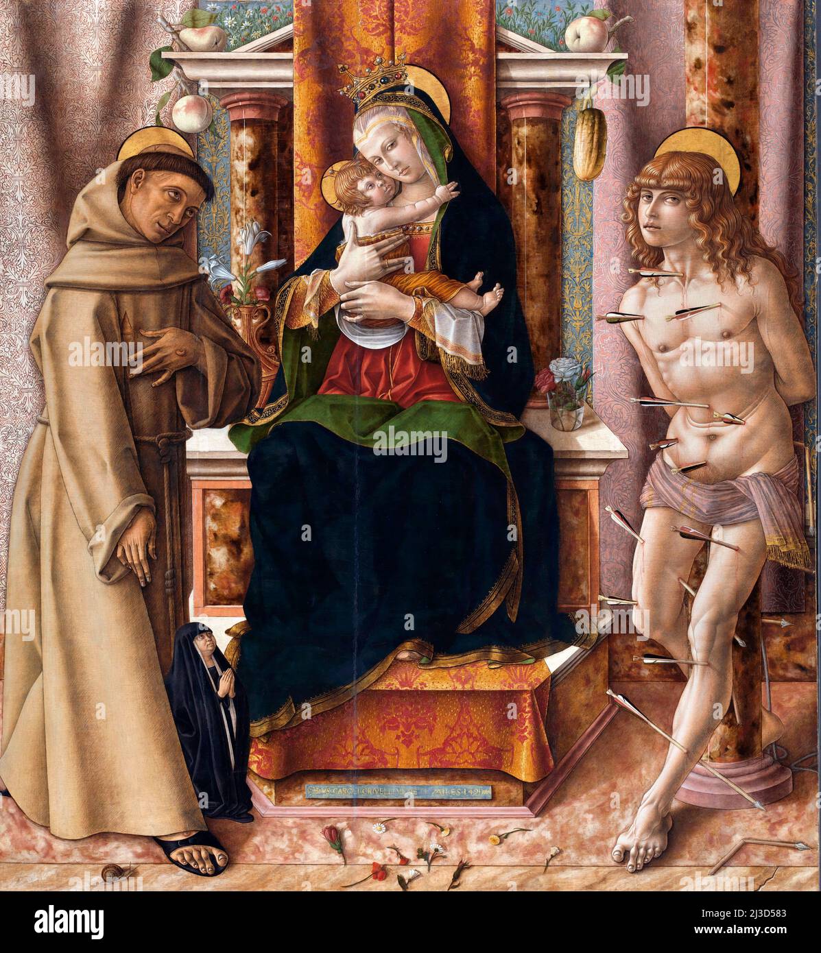 Die Jungfrau und das Kind mit den Heiligen Franziskus und Sebastian von Carlo Crivelli (ca. 1430-1435 - ca. 1495), Ei und Öl auf Pappel, 1491 Stockfoto