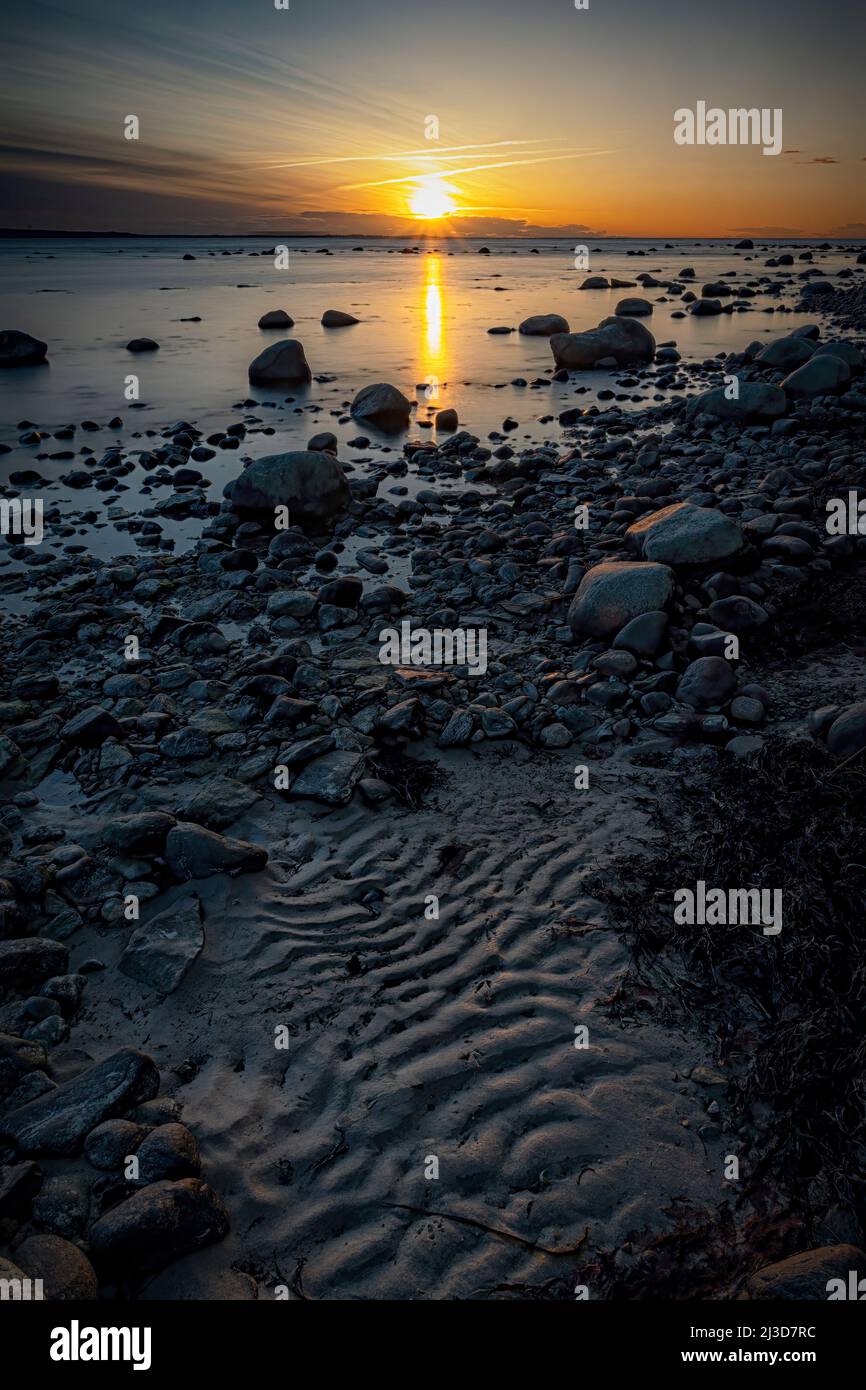 Ein Blick auf die felsige Küste bei Hittarp nördlich von Helsingborg in Schweden Stockfoto