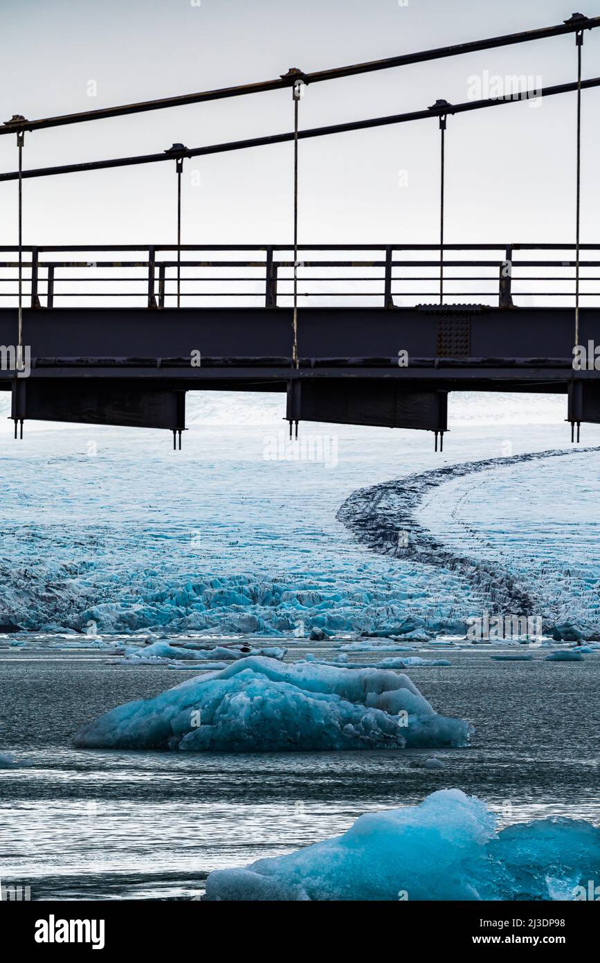 Brücke über die Lagune von Jokulsarlon in Südisland Stockfoto