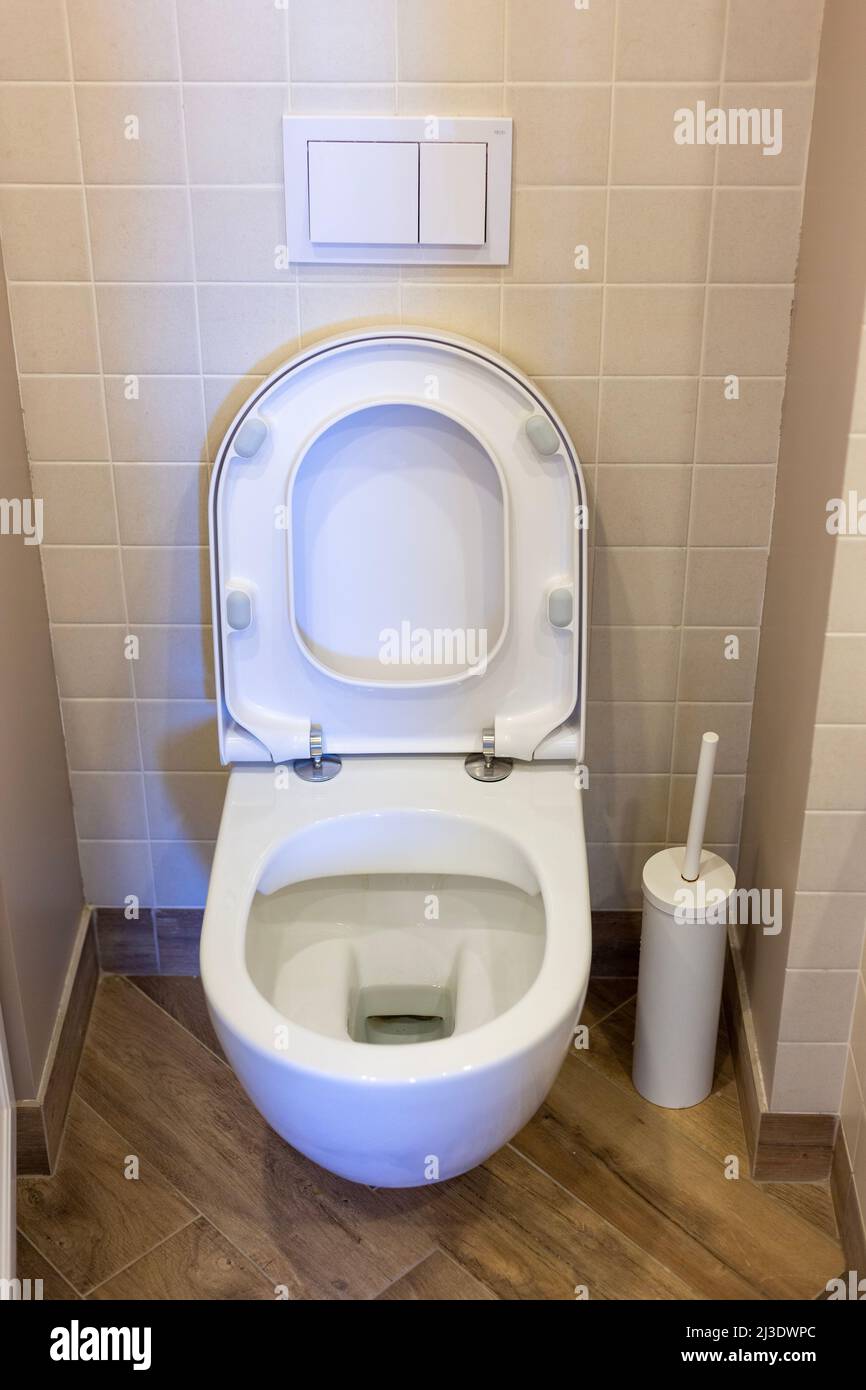 Toilet Flush Stockfotos und -bilder Kaufen - Seite 3 - Alamy