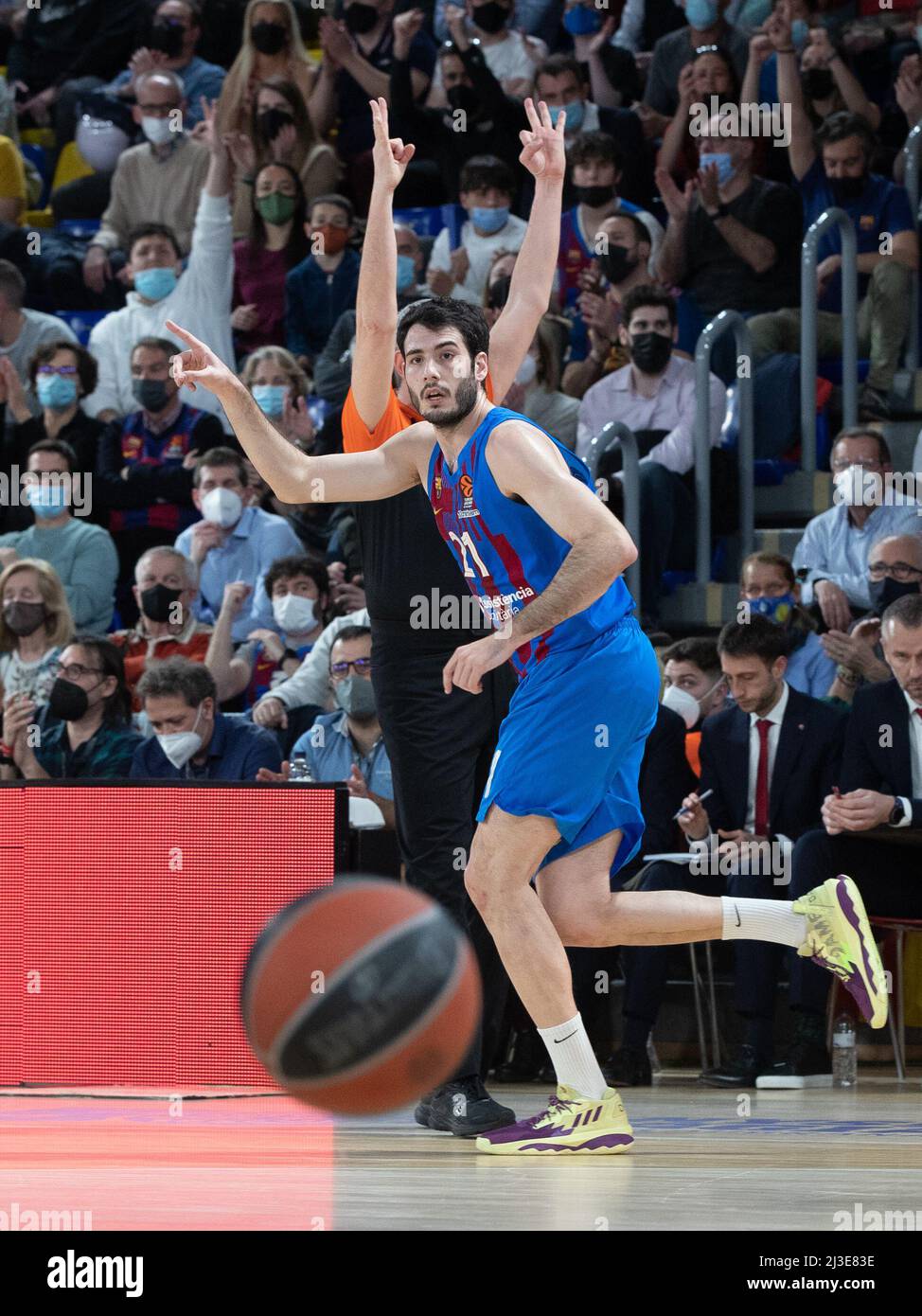 Barcelona, Barcelona, Spanien. 7. April 2022. Alex Abrines vom FC Barcelona während des Euroleague-Spiels von Turkish Airlines zwischen dem FC Barcelona und Maccabi Playtika Tel Aviv im Palau Blaugrana in Barcelona. (Bild: © David Ramirez/DAX via ZUMA Press Wire) Stockfoto