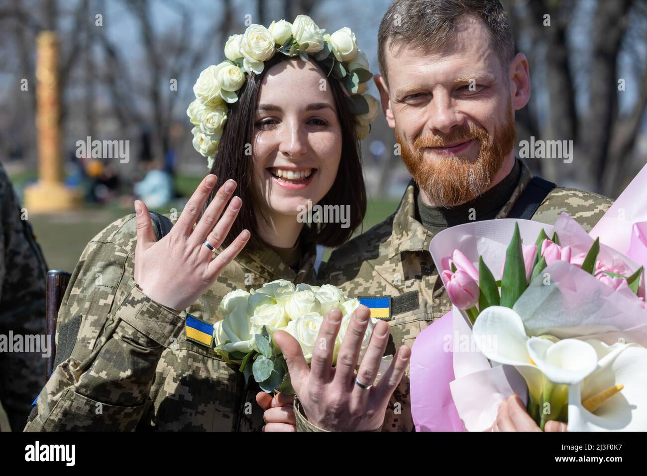 Kiew, Ukraine. 07. April 2022. Die neuvermählten Mitglieder der Kiewer