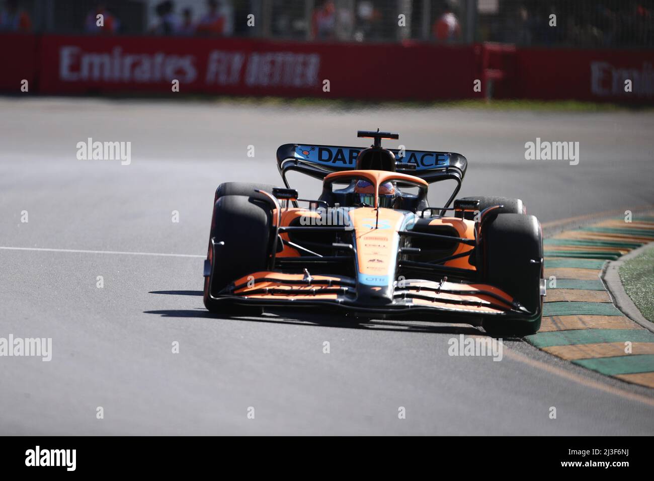 Albert Park, Melbourne, Victoria, Australien. 08. April 2022. FIA Formel-1-Weltmeisterschaft 2022 - Formel 1 Rolex großer Preis von Australien - Daniel Ricciardo (Australien ) Rennen für das McLaren-F1 Team mit dem (3) Mercedes MCL36 während des Trainings für das dritte Rennen der FIA Formel-1-Weltmeisterschaft 2022-Bildquelle: brett keating/Alamy Live News Stockfoto