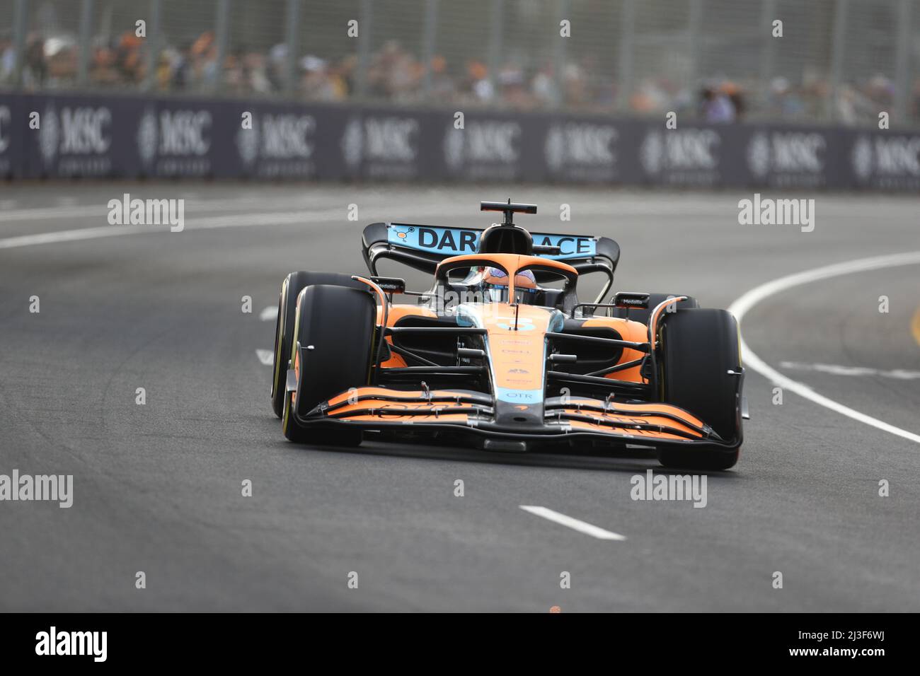 Albert Park, Melbourne, Victoria, Australien. 08. April 2022. FIA Formel-1-Weltmeisterschaft 2022 - Formel 1 Rolex großer Preis von Australien - Daniel Ricciardo (Australien ) Rennen für das McLaren-F1 Team mit dem (3) Mercedes MCL36 während des Trainings für das dritte Rennen der FIA Formel-1-Weltmeisterschaft 2022-Bildquelle: brett keating/Alamy Live News Stockfoto
