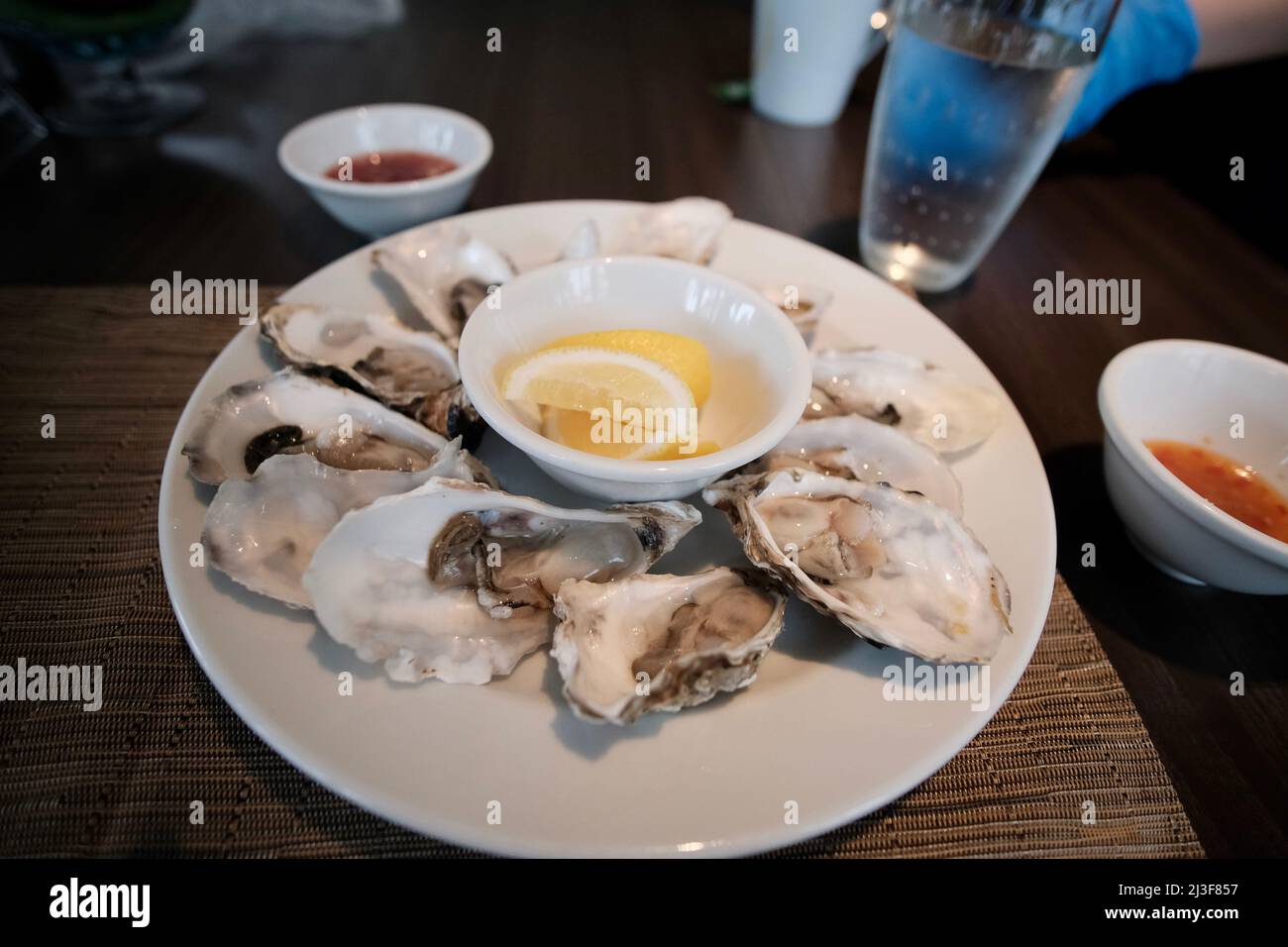 Mittagsbuffet Raw Oysters im J W Marriott Cafe JW Marriott Hotel, 4 Sukhumvit Rd, Khwaeng Khlong Toei, Khlong Toei, Bangkok Thailand Stockfoto