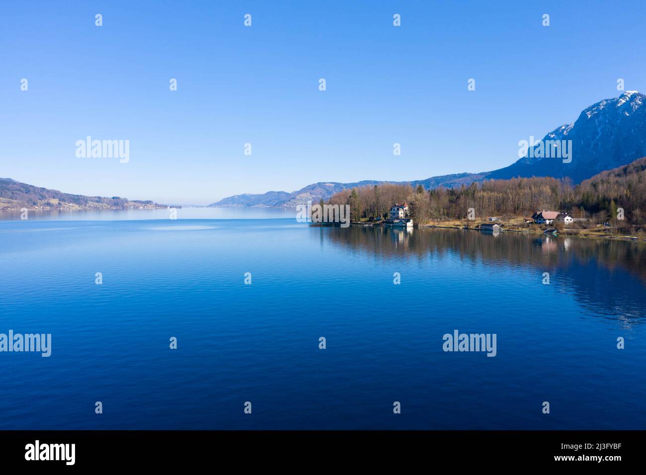 Drohnenfotografie, Fuschlsee ein beliebter See in der Nähe von Salzburg, Oberösterreich, Europa Stockfoto