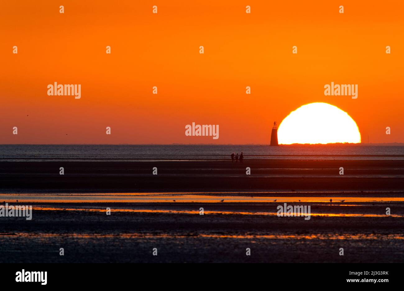 Sonnenuntergang im Ärmelkanal, Normandie, Frankreich Stockfoto