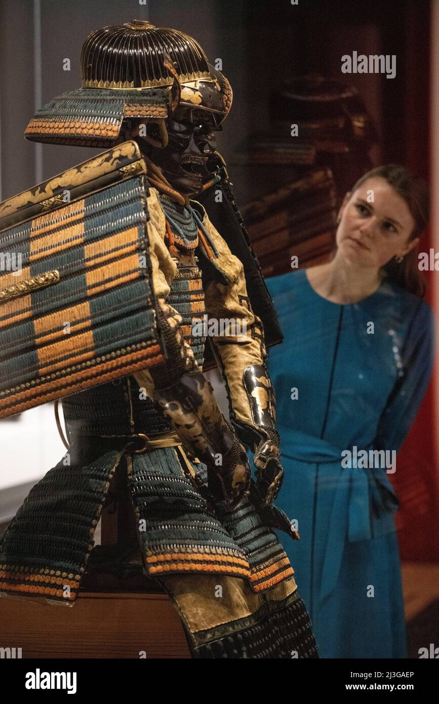 Königliche Sammlung:Japan: Gerichte und Kultur. Schillernde japanische Schätze aus der Königlichen Sammlung werden in der Queens Gallery, Buckingham Palace, ausgestellt. Stockfoto