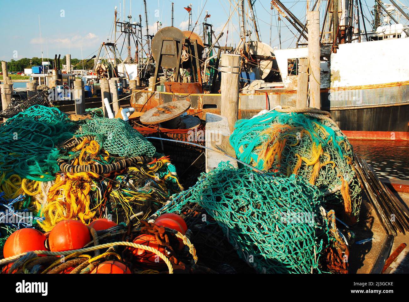 Kommerzielle Fischereifahrzeuge in Montauk Harbour, Long Island, New York Stockfoto