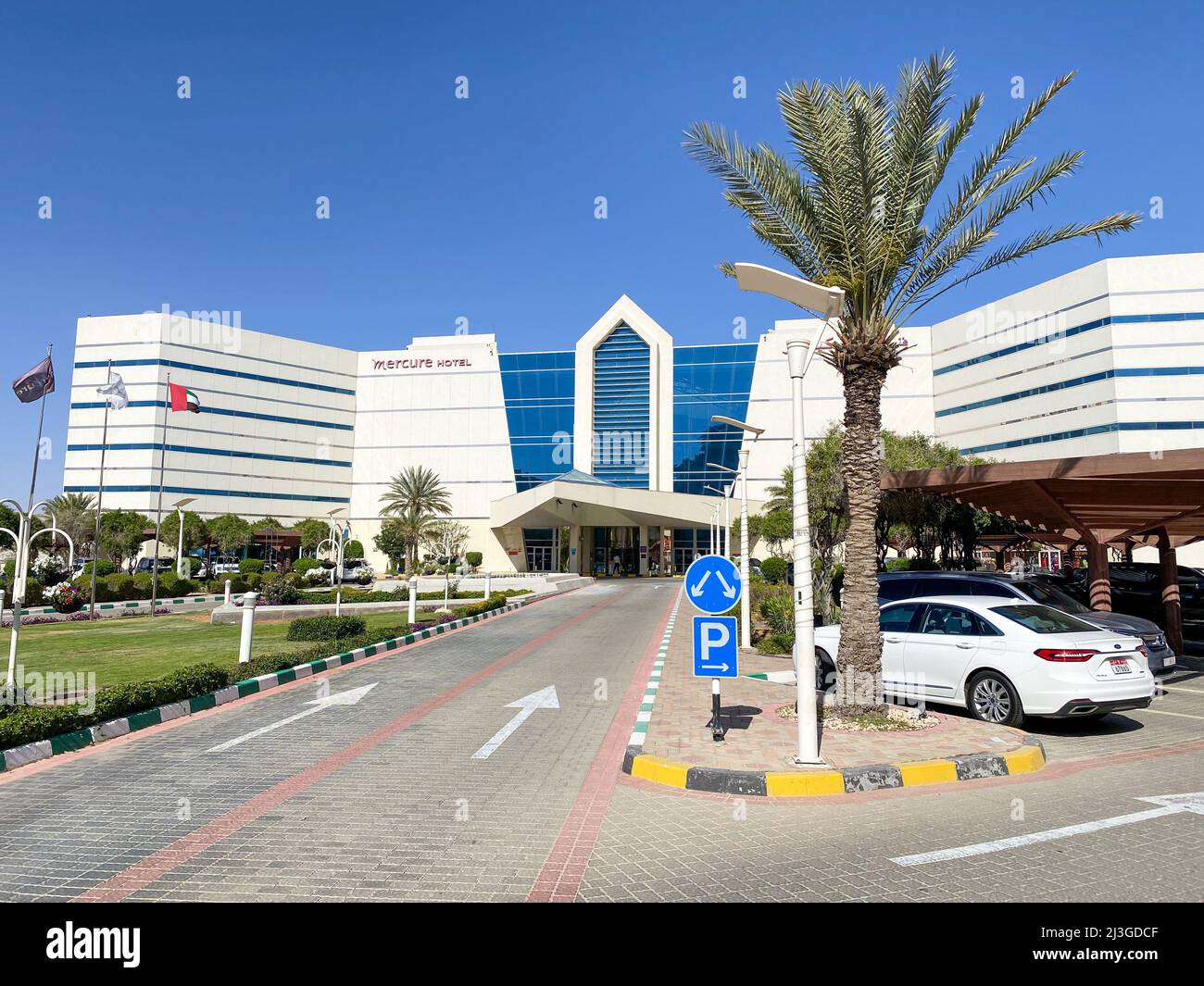 'Al Ain, Abu Dhabi/Vereinigte Arabische Emirate - 3.30.2022: Mercure Grand Hotel on Jebal Hafeet (Jebel Hafit) in Al Ain, Vereinigte Arabische Emirate.' Stockfoto