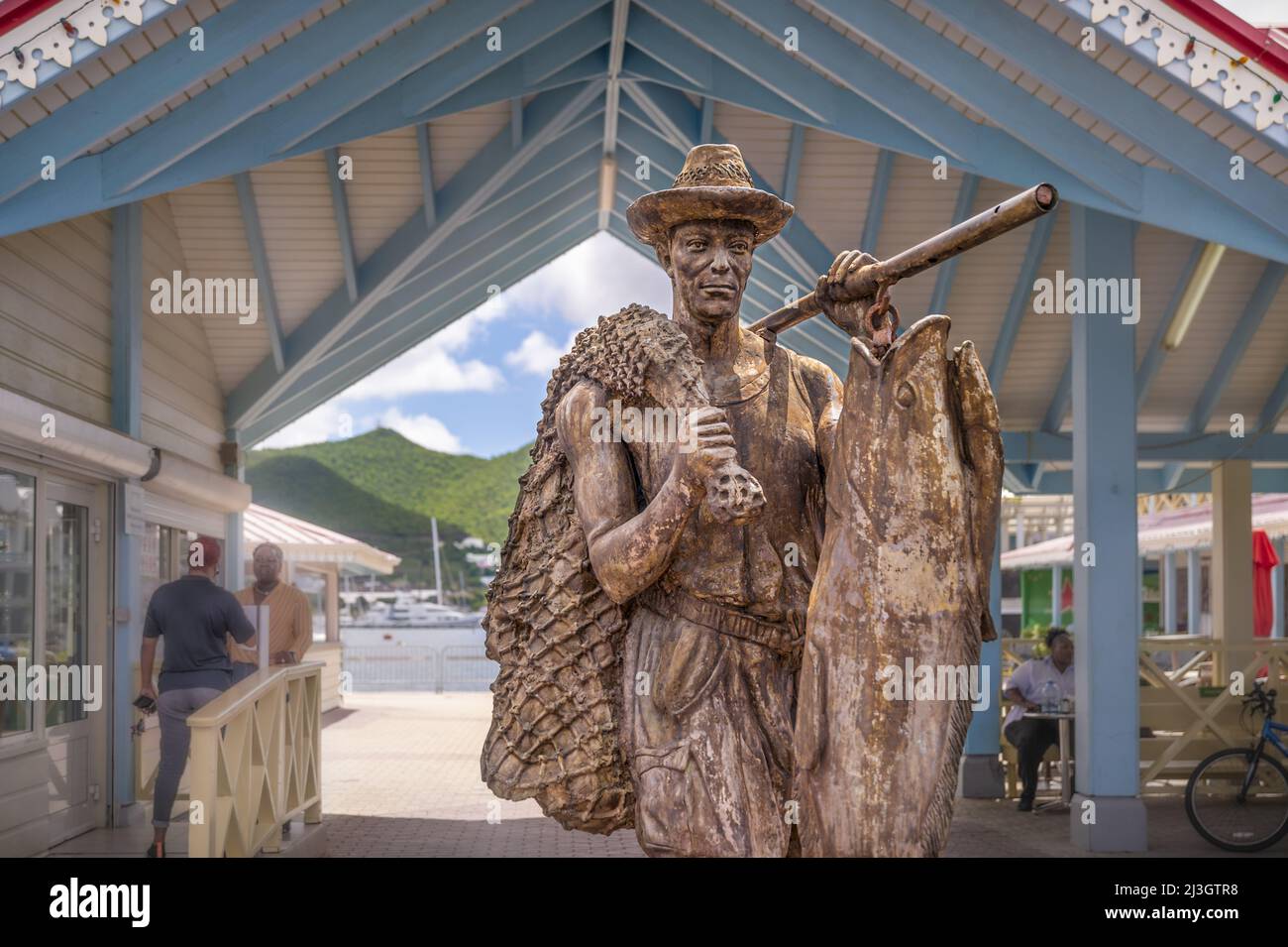 Amerika, Karibik, Kleine Antillen, Französisch-Westindien, Saint-Martin, Marigot, Skulptur des traditionellen Fischers Stockfoto