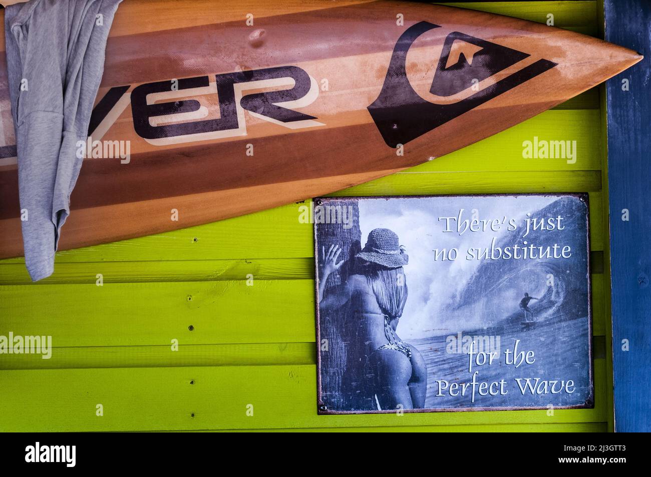 Frankreich, Die Kleinen Antillen, Die Westindischen Inseln, Saint-Martin, Die Orientbucht, Surf-Atmosphäre in einem nautischen Club Stockfoto